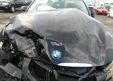 2006 BMW 330Xi z USA, uszkodzony, nr VIN WBAVD33596KV61939